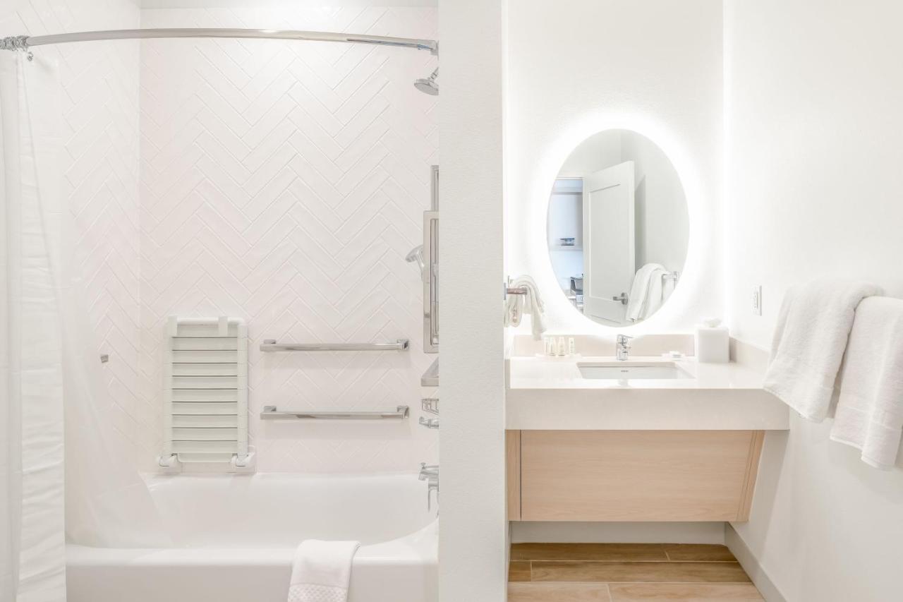 Towneplace Suites By Marriott Dallas 락월 외부 사진